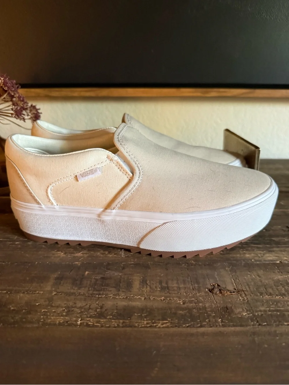 Vans Asher Platform Slip-On Womens Shoes in Cream Sz 9 - Picture 4 of 7